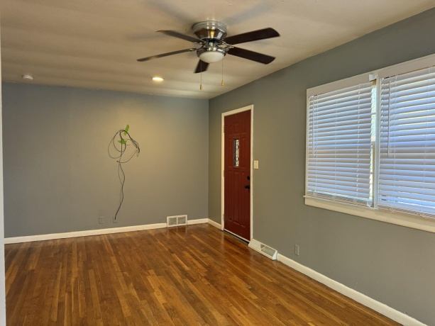 1113 13th, DEKALB, Illinois 60115, 3 Bedrooms Bedrooms, ,1 BathroomBathrooms,House,For Sale,13th,202506704