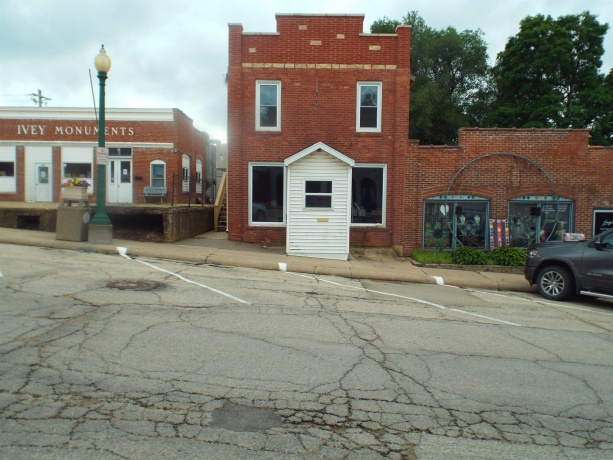206 Market, MOUNT CARROLL, Illinois 61053, ,Mixed Use,For Sale,Market,202506705