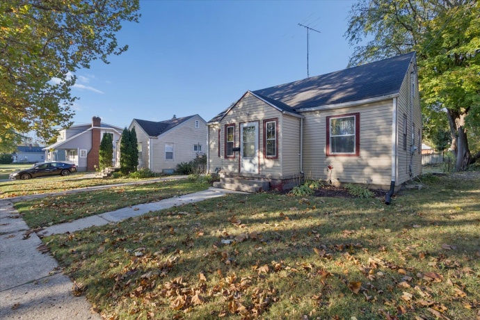 305 Foster, ROCKFORD, Illinois 61102, 2 Bedrooms Bedrooms, ,1 BathroomBathrooms,House,For Sale,Foster,202506707