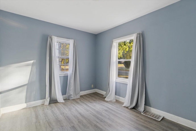 305 Foster, ROCKFORD, Illinois 61102, 2 Bedrooms Bedrooms, ,1 BathroomBathrooms,House,For Sale,Foster,202506707