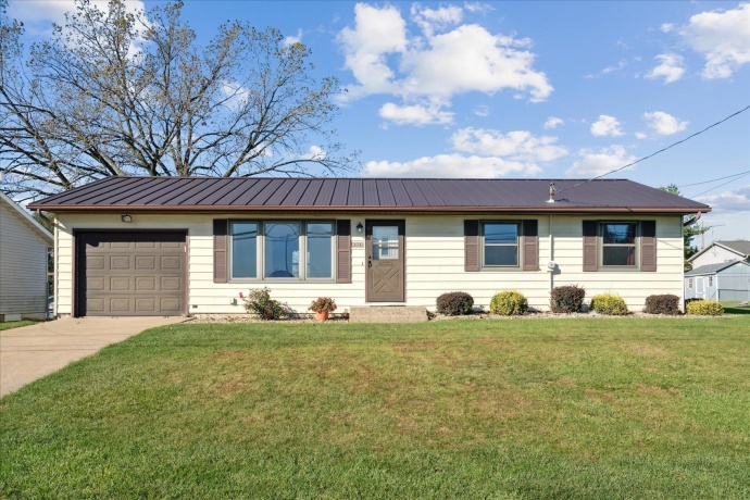 8920 Badger, EAST DUBUQUE, Illinois 61025, 3 Bedrooms Bedrooms, ,1 BathroomBathrooms,House,For Sale,Badger,202506709