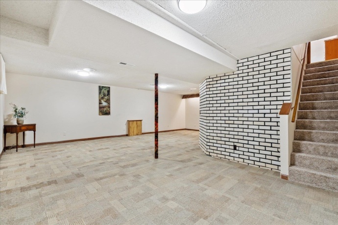 8920 Badger, EAST DUBUQUE, Illinois 61025, 3 Bedrooms Bedrooms, ,1 BathroomBathrooms,House,For Sale,Badger,202506709