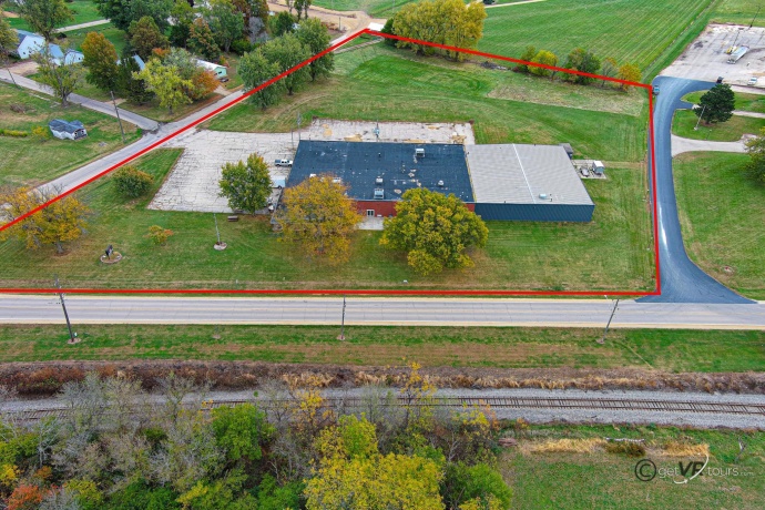 400 Railroad, WARREN, Illinois 61087, ,Mixed Use,For Sale,Railroad,202506712