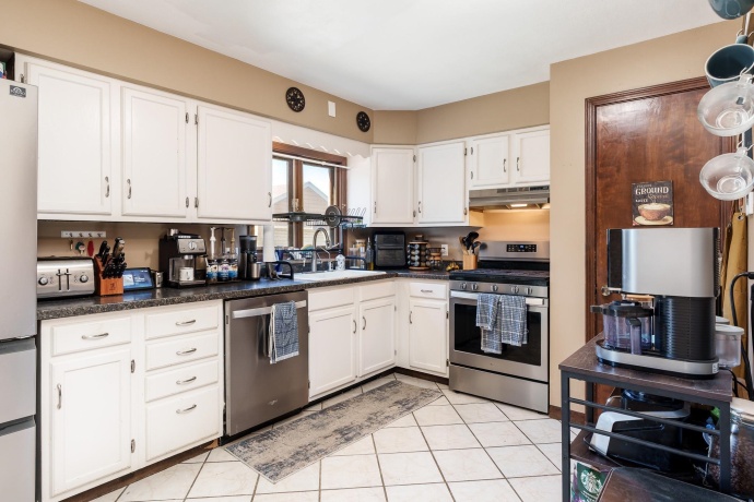 1415 State, BELVIDERE, Illinois 61008, 3 Bedrooms Bedrooms, ,2 BathroomsBathrooms,House,For Sale,State,202506718