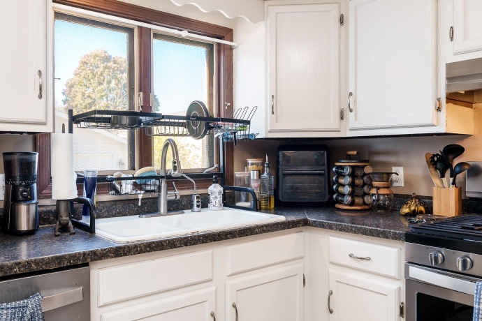 1415 State, BELVIDERE, Illinois 61008, 3 Bedrooms Bedrooms, ,2 BathroomsBathrooms,House,For Sale,State,202506718