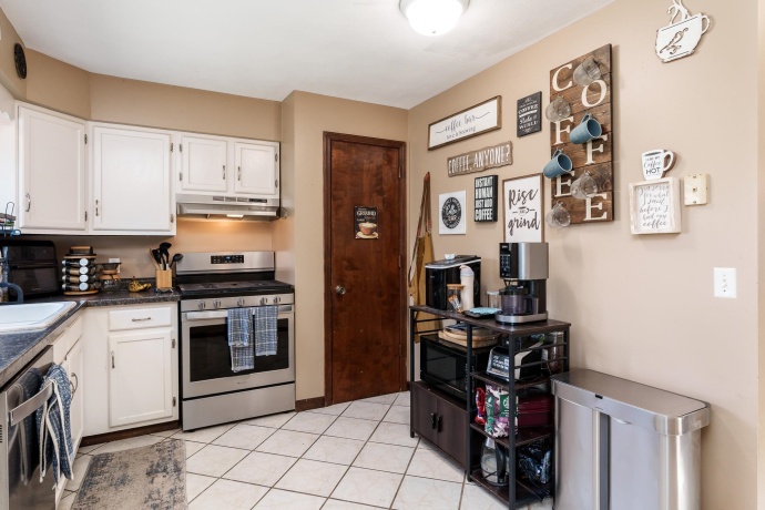 1415 State, BELVIDERE, Illinois 61008, 3 Bedrooms Bedrooms, ,2 BathroomsBathrooms,House,For Sale,State,202506718