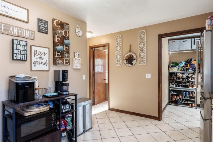 1415 State, BELVIDERE, Illinois 61008, 3 Bedrooms Bedrooms, ,2 BathroomsBathrooms,House,For Sale,State,202506718