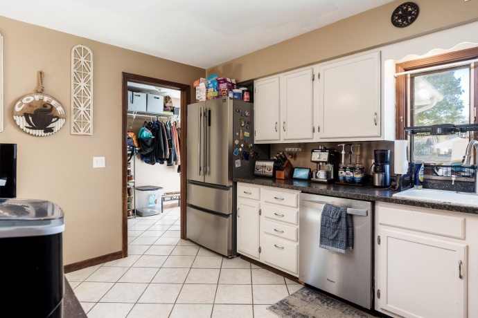 1415 State, BELVIDERE, Illinois 61008, 3 Bedrooms Bedrooms, ,2 BathroomsBathrooms,House,For Sale,State,202506718