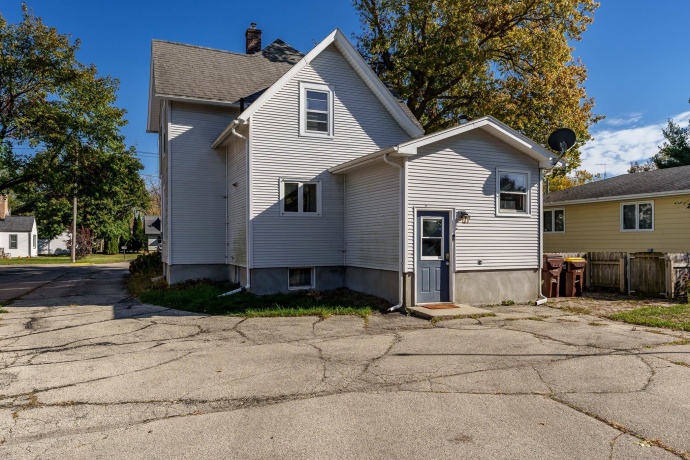 1415 State, BELVIDERE, Illinois 61008, 3 Bedrooms Bedrooms, ,2 BathroomsBathrooms,House,For Sale,State,202506718