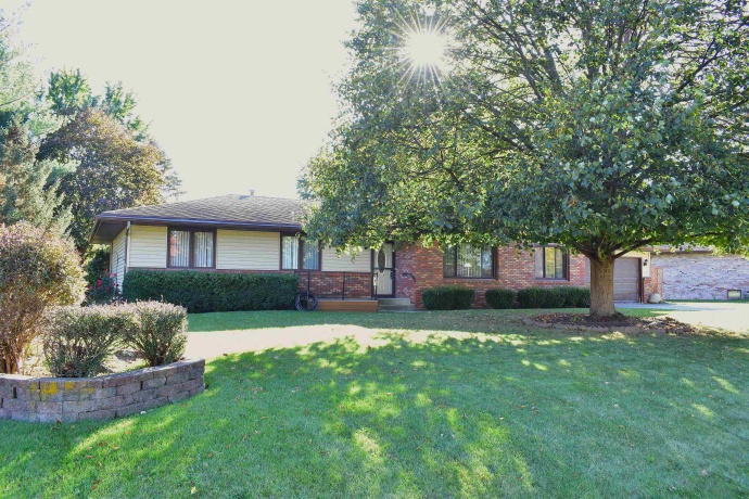 7596 Farmhome, CHERRY VALLEY, Illinois 61016, 2 Bedrooms Bedrooms, ,2 BathroomsBathrooms,House,For Sale,Farmhome,202506722