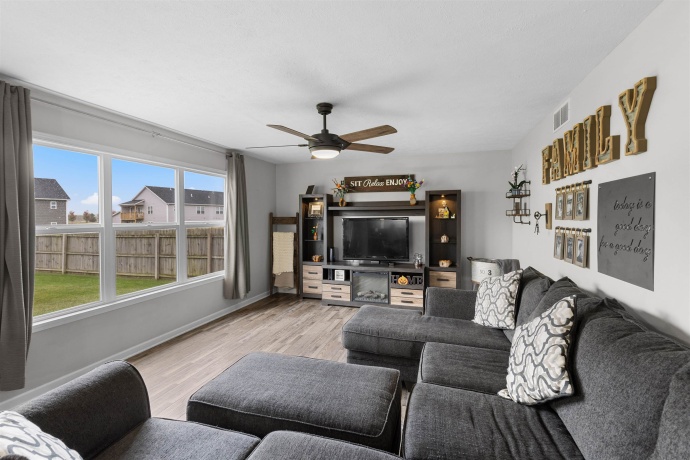 15613 Bombay, SOUTH BELOIT, Illinois 61080, 4 Bedrooms Bedrooms, ,2 BathroomsBathrooms,House,For Sale,Bombay,202506724