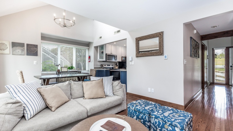 109 Plum Cove, GALENA, Illinois 61036, 3 Bedrooms Bedrooms, ,3 BathroomsBathrooms,Condominium,For Sale,Plum Cove,202506726