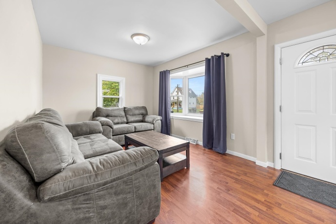 514 9th, BELVIDERE, Illinois 61008, 3 Bedrooms Bedrooms, ,1 BathroomBathrooms,House,For Sale,9th,202506728