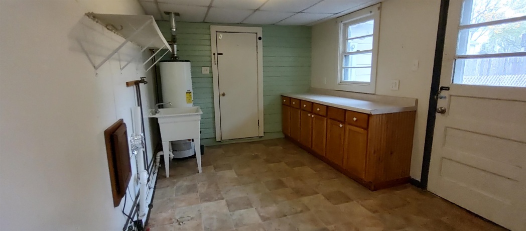 1027 Garfield, BELVIDERE, Illinois 61008, 2 Bedrooms Bedrooms, ,1 BathroomBathrooms,House,For Sale,Garfield,202506730