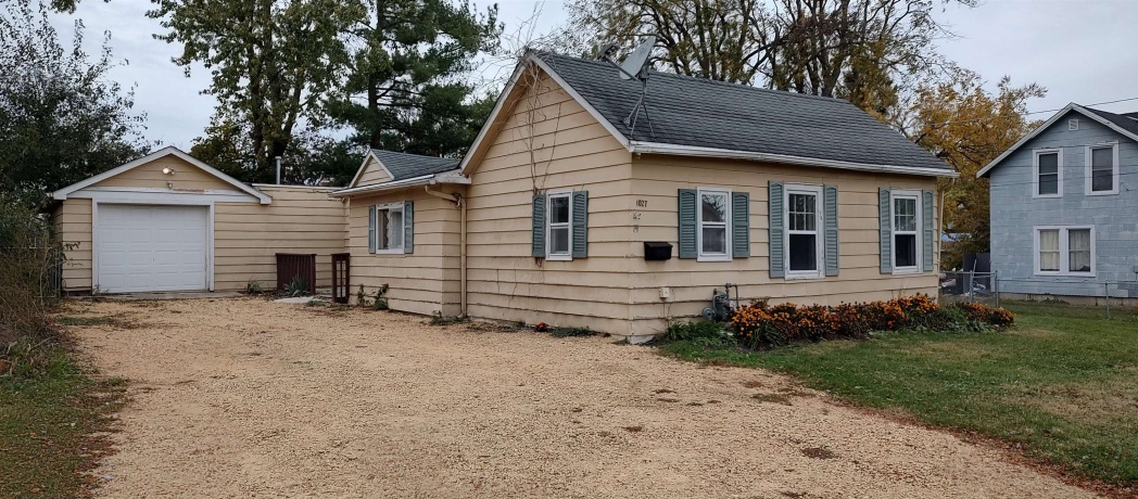 1027 Garfield, BELVIDERE, Illinois 61008, 2 Bedrooms Bedrooms, ,1 BathroomBathrooms,House,For Sale,Garfield,202506730