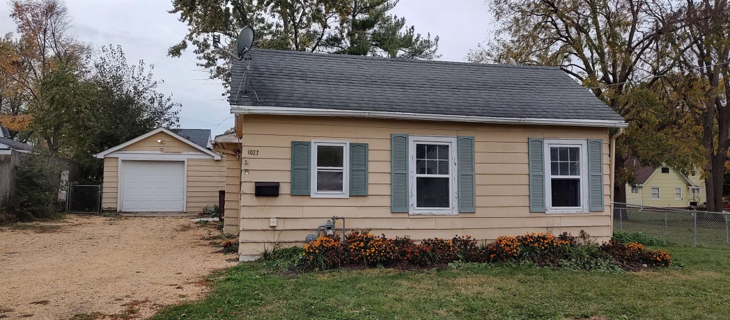 1027 Garfield, BELVIDERE, Illinois 61008, 2 Bedrooms Bedrooms, ,1 BathroomBathrooms,House,For Sale,Garfield,202506730