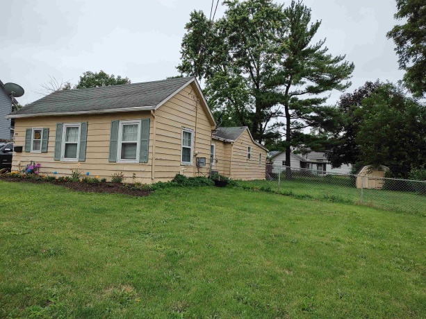 1027 Garfield, BELVIDERE, Illinois 61008, 2 Bedrooms Bedrooms, ,1 BathroomBathrooms,House,For Sale,Garfield,202506730