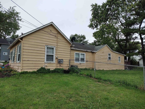 1027 Garfield, BELVIDERE, Illinois 61008, 2 Bedrooms Bedrooms, ,1 BathroomBathrooms,House,For Sale,Garfield,202506730