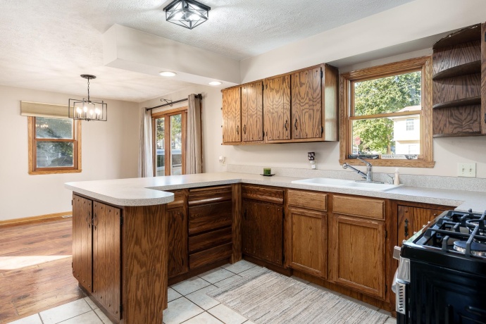 8217 Ravere, MACHESNEY PARK, Illinois 61115, 2 Bedrooms Bedrooms, ,2 BathroomsBathrooms,House,For Sale,Ravere,202506317