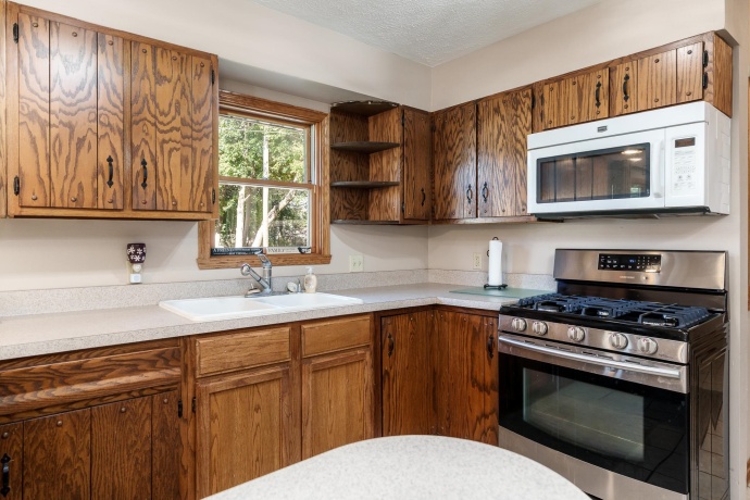 8217 Ravere, MACHESNEY PARK, Illinois 61115, 2 Bedrooms Bedrooms, ,2 BathroomsBathrooms,House,For Sale,Ravere,202506317