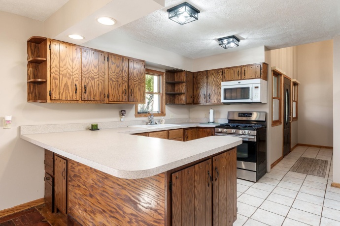 8217 Ravere, MACHESNEY PARK, Illinois 61115, 2 Bedrooms Bedrooms, ,2 BathroomsBathrooms,House,For Sale,Ravere,202506317