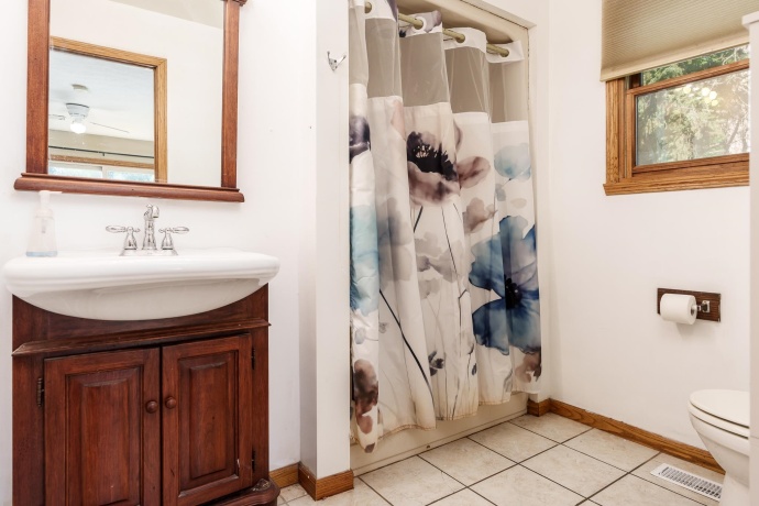 8217 Ravere, MACHESNEY PARK, Illinois 61115, 2 Bedrooms Bedrooms, ,2 BathroomsBathrooms,House,For Sale,Ravere,202506317