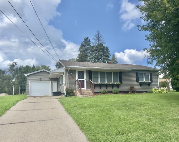 203 Ash, MORRISON, Illinois 61270, 2 Bedrooms Bedrooms, ,2 BathroomsBathrooms,House,For Sale,Ash,202505154