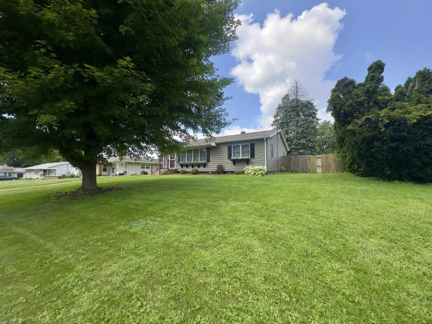 203 Ash, MORRISON, Illinois 61270, 2 Bedrooms Bedrooms, ,2 BathroomsBathrooms,House,For Sale,Ash,202505154