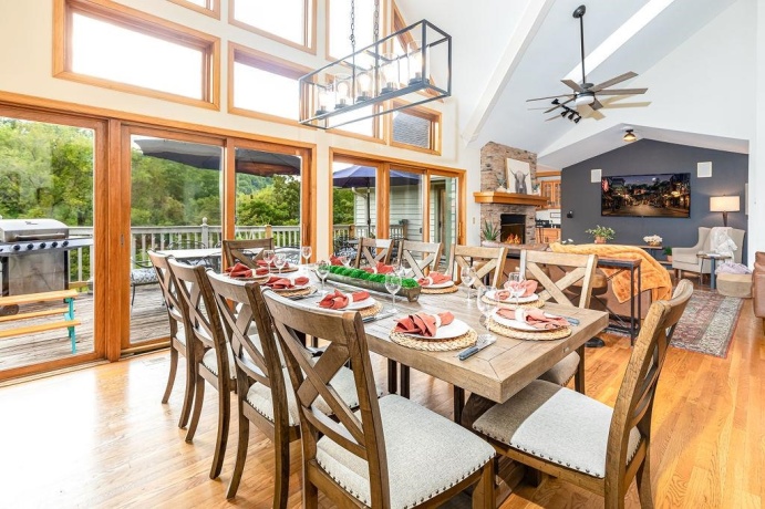 446 Territory, GALENA, Illinois 61036, 6 Bedrooms Bedrooms, ,6 BathroomsBathrooms,House,For Sale,Territory,202506733