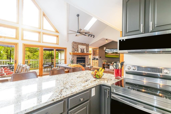 446 Territory, GALENA, Illinois 61036, 6 Bedrooms Bedrooms, ,6 BathroomsBathrooms,House,For Sale,Territory,202506733