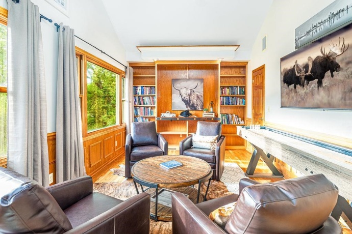 446 Territory, GALENA, Illinois 61036, 6 Bedrooms Bedrooms, ,6 BathroomsBathrooms,House,For Sale,Territory,202506733