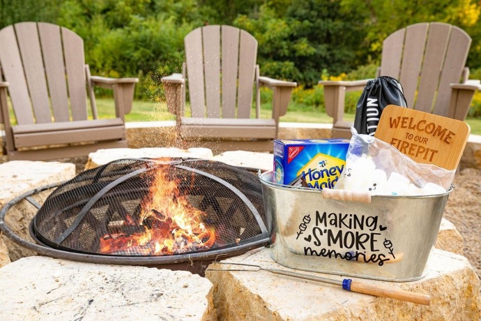 446 Territory, GALENA, Illinois 61036, 6 Bedrooms Bedrooms, ,6 BathroomsBathrooms,House,For Sale,Territory,202506733