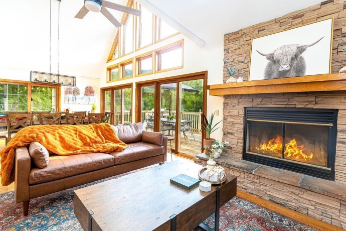 446 Territory, GALENA, Illinois 61036, 6 Bedrooms Bedrooms, ,6 BathroomsBathrooms,House,For Sale,Territory,202506733