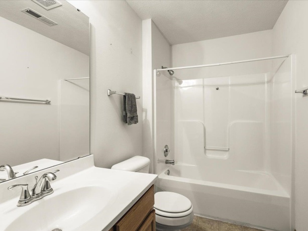 8628 Victory, MACHESNEY PARK, Illinois 61115, 2 Bedrooms Bedrooms, ,2 BathroomsBathrooms,Condominium,For Sale,Victory,202506736