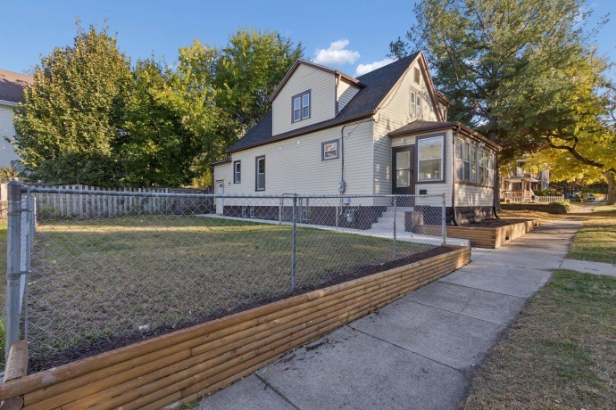 1306 Magnolia, ROCKFORD, Illinois 61104, 4 Bedrooms Bedrooms, ,2 BathroomsBathrooms,House,For Sale,Magnolia,202506739