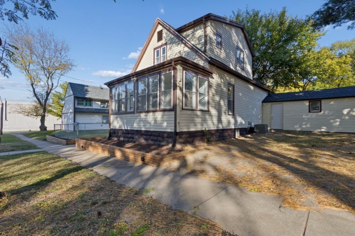 1306 Magnolia, ROCKFORD, Illinois 61104, 4 Bedrooms Bedrooms, ,2 BathroomsBathrooms,House,For Sale,Magnolia,202506739