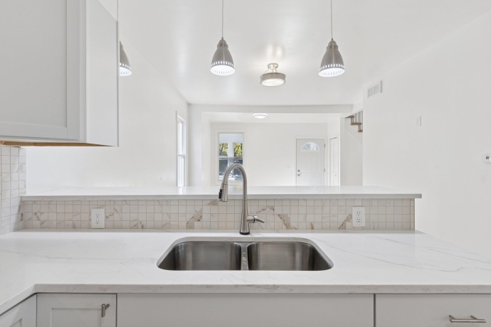 1306 Magnolia, ROCKFORD, Illinois 61104, 4 Bedrooms Bedrooms, ,2 BathroomsBathrooms,House,For Sale,Magnolia,202506739