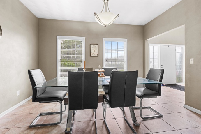 11939 Argyle, LOVES PARK, Illinois 61111, 4 Bedrooms Bedrooms, ,2 BathroomsBathrooms,House,For Sale,Argyle,202506742