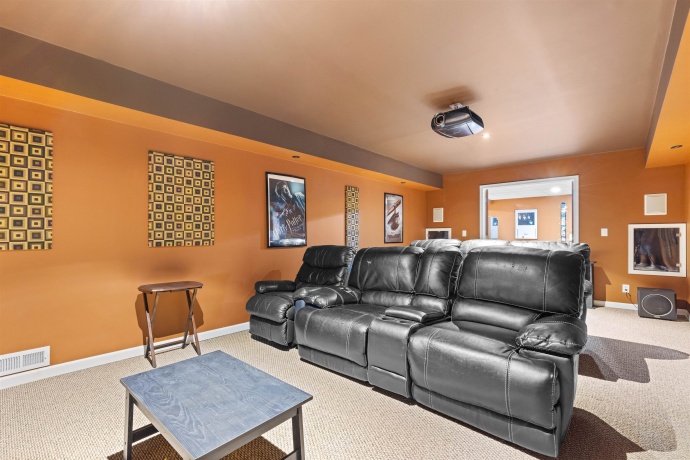 Equipment &Furniture Stay