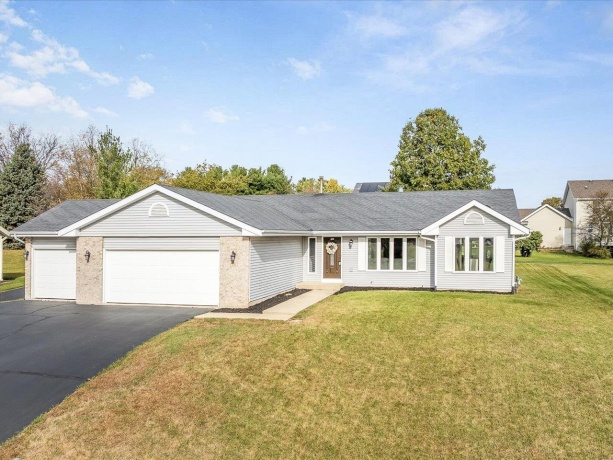 12861 Clearwater Pointe, WINNEBAGO, Illinois 61088, 3 Bedrooms Bedrooms, ,2 BathroomsBathrooms,House,For Sale,Clearwater Pointe,202506744