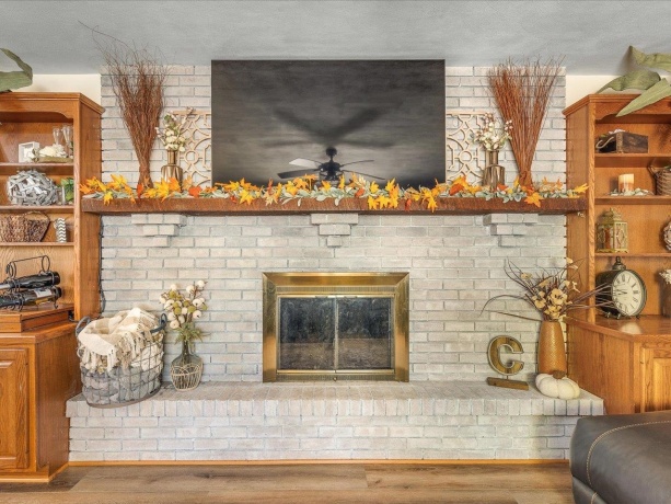 8181 Hilltop, WINNEBAGO, Illinois 61088, 3 Bedrooms Bedrooms, ,2 BathroomsBathrooms,House,For Sale,Hilltop,202506747