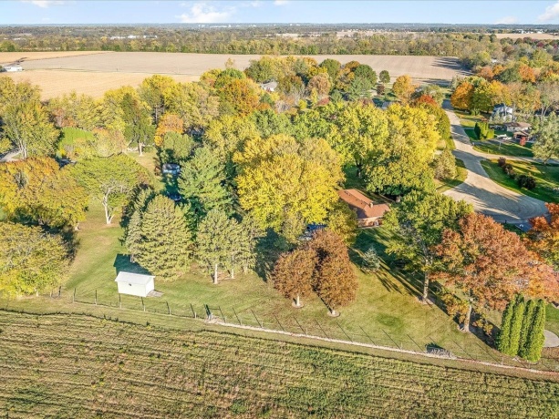 8181 Hilltop, WINNEBAGO, Illinois 61088, 3 Bedrooms Bedrooms, ,2 BathroomsBathrooms,House,For Sale,Hilltop,202506747