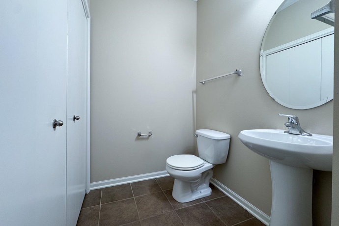 585 Clayton, SYCAMORE, Illinois 60178, 2 Bedrooms Bedrooms, ,2 BathroomsBathrooms,Condominium,For Sale,Clayton,202506745