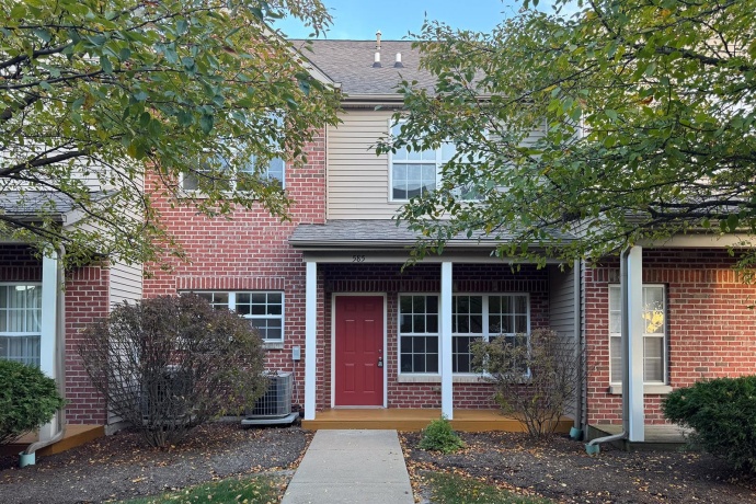 585 Clayton, SYCAMORE, Illinois 60178, 2 Bedrooms Bedrooms, ,2 BathroomsBathrooms,Condominium,For Sale,Clayton,202506745