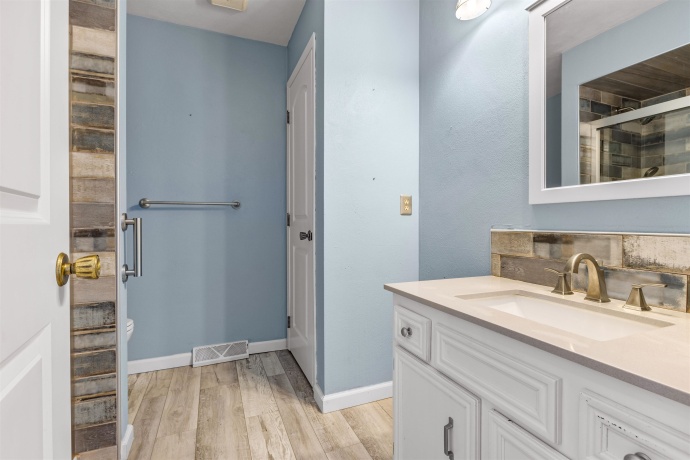 663 AMPHITHEATER DR #1, ROCKFORD, Illinois 61107, 2 Bedrooms Bedrooms, ,2 BathroomsBathrooms,Condominium,For Sale,AMPHITHEATER DR #1,202506746