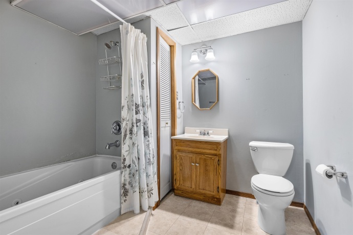 663 AMPHITHEATER DR #1, ROCKFORD, Illinois 61107, 2 Bedrooms Bedrooms, ,2 BathroomsBathrooms,Condominium,For Sale,AMPHITHEATER DR #1,202506746