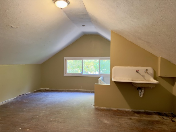 1520 PARMELE, ROCKFORD, Illinois 61104, 4 Bedrooms Bedrooms, ,2 BathroomsBathrooms,House,For Sale,PARMELE,202503849