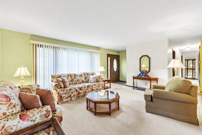 295 Forestcliff, LAKE SUMMERSET, Illinois 61019, 3 Bedrooms Bedrooms, ,2 BathroomsBathrooms,House,For Sale,Forestcliff,202506761