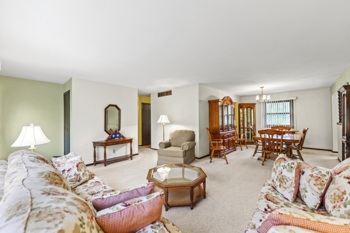 295 Forestcliff, LAKE SUMMERSET, Illinois 61019, 3 Bedrooms Bedrooms, ,2 BathroomsBathrooms,House,For Sale,Forestcliff,202506761