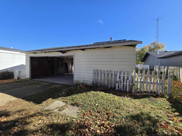 207 Division, POLO, Illinois 61064, 3 Bedrooms Bedrooms, ,1 BathroomBathrooms,House,For Sale,Division,202506762